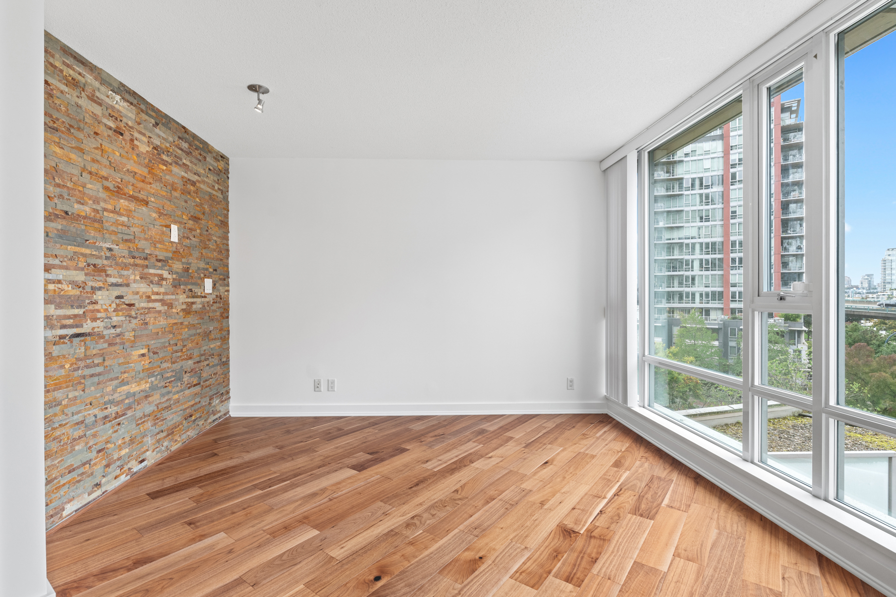 Before virtual staging - empty living room